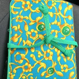 Authentic Oscar de la Renta pouch